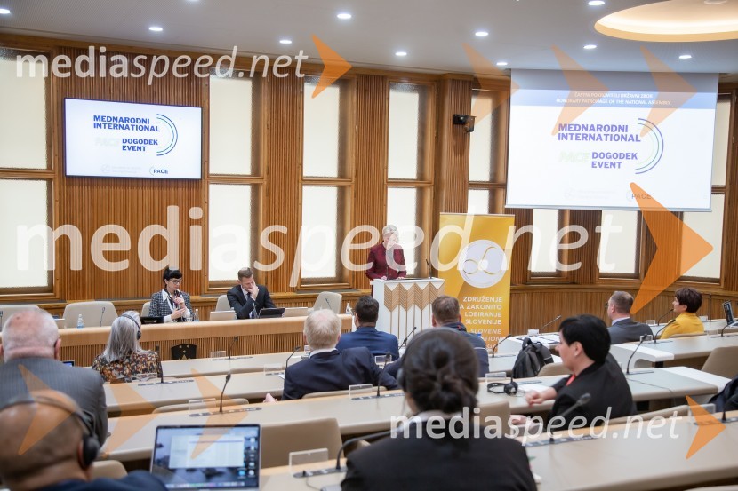  dr. Jerca  Legan, antropologinja, strokovna svetovalka za strateško komuniciranje;  Domenique Reber; mag. Urška Klakočar Zupančič, predsednica Državnega zbora RS, podpredsednica, Gibanje SvobodaMednarodni PACE dogodek v soorganizaciji Združenja za zakonito lobiranje