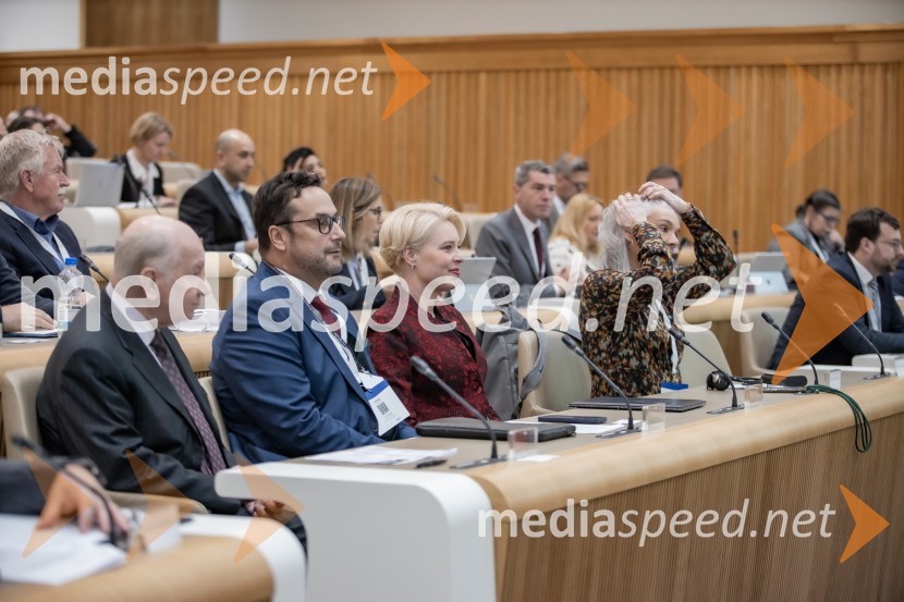  Boris Cizelj, predsednik Društva za ekonomijo znanja in profesor na DOBA in Alma Mater Europaea fakulteti;  Mihael Cigler, mednarodni registrirani lobist in predsednik združenja lobistov, direktor mednarodnega podjetja MC Public Affairs v Londonu; mag. Urška Klakočar Zupančič, predsednica Državnega zbora RS, podpredsednica, Gibanje Svoboda;  Maria Rosa Rotondo, predsednica, PACEMednarodni PACE dogodek v soorganizaciji Združenja za zakonito lobiranje