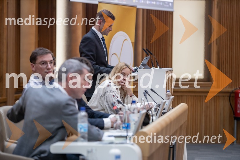  Laura Florea, podpredsednica romunskega lobističnega združenja ARRL ;  Domenique ReberMednarodni PACE dogodek v soorganizaciji Združenja za zakonito lobiranje