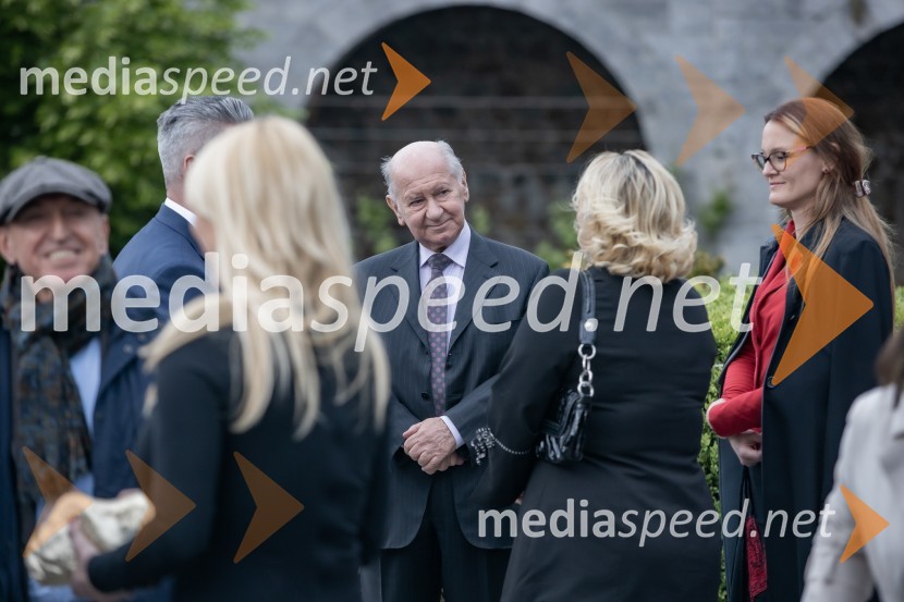  Boris Cizelj, predsednik Društva za ekonomijo znanja in profesor na DOBA in Alma Mater Europaea fakultetiSprejem na Ljubljanskem gradu pri podžupanu Dejanu Crneku v okviru mednarodnega PACE dogodka