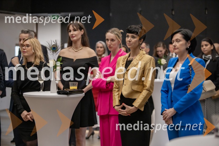  ... ;  ... ;  ... ;  dr. Jerca  Legan, antropologinja, strokovna svetovalka za strateško komuniciranje;  ... Sprejem na Ljubljanskem gradu pri podžupanu Dejanu Crneku v okviru mednarodnega PACE dogodka