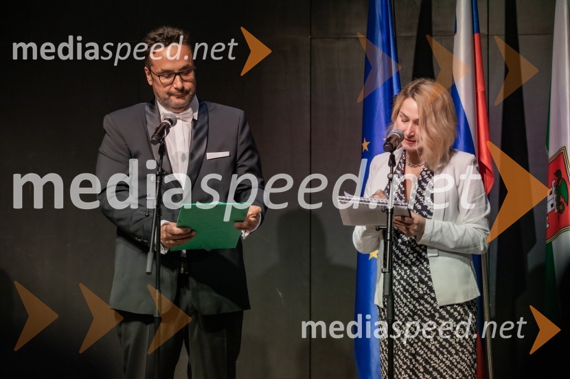  Mihael Cigler, mednarodni registrirani lobist in predsednik združenja lobistov, direktor mednarodnega podjetja MC Public Affairs v Londonu;  ... Sprejem na Ljubljanskem gradu pri podžupanu Dejanu Crneku v okviru mednarodnega PACE dogodka