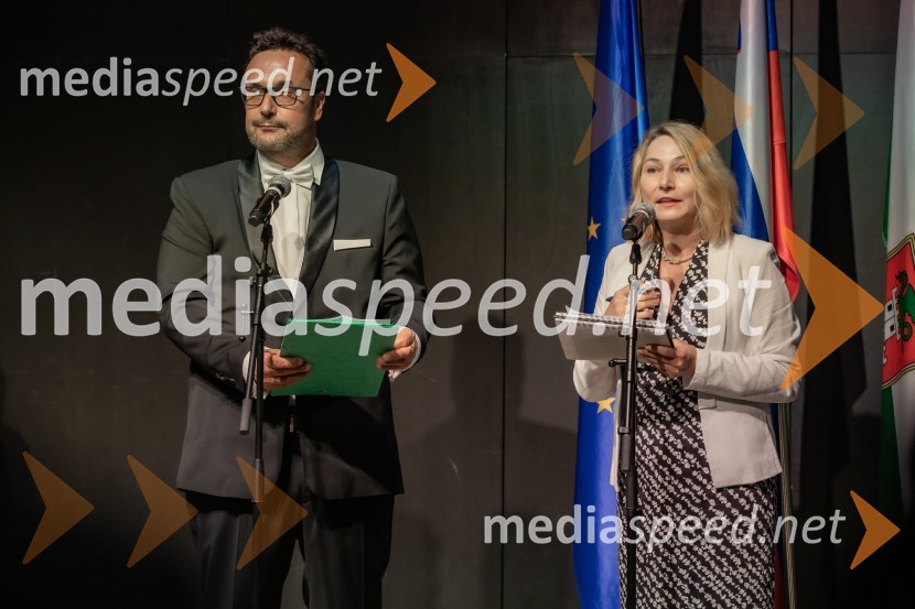  Mihael Cigler, mednarodni registrirani lobist in predsednik združenja lobistov, direktor mednarodnega podjetja MC Public Affairs v Londonu;  ... Sprejem na Ljubljanskem gradu pri podžupanu Dejanu Crneku v okviru mednarodnega PACE dogodka