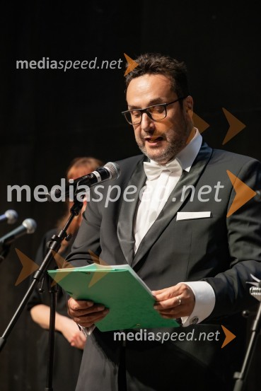  Mihael Cigler, mednarodni registrirani lobist in predsednik združenja lobistov, direktor mednarodnega podjetja MC Public Affairs v LondonuSprejem na Ljubljanskem gradu pri podžupanu Dejanu Crneku v okviru mednarodnega PACE dogodka