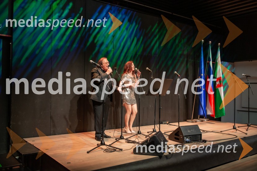  Oto Pestner, pevec;  ... Sprejem na Ljubljanskem gradu pri podžupanu Dejanu Crneku v okviru mednarodnega PACE dogodka