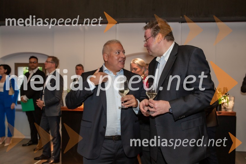  Victor  Hugo, predsednik SIGILO in ustanovitelj SUDZ;  ... Sprejem na Ljubljanskem gradu pri podžupanu Dejanu Crneku v okviru mednarodnega PACE dogodka