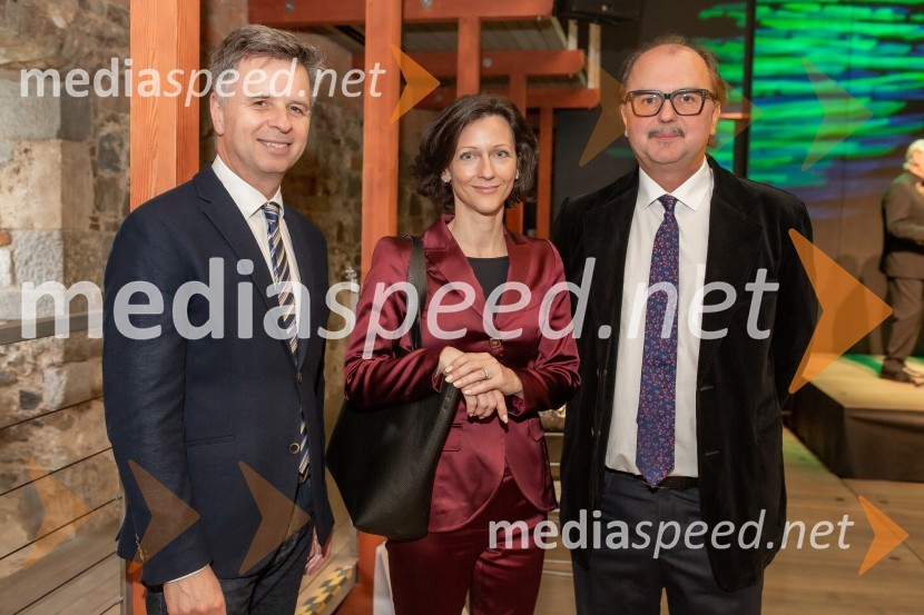  Dejan Crnek, podžupan, Mestna občina Ljubljana, Lista Zorana Jankovića, predsednik športnega društva Narodni dom;  Saša Mrak, izvršna direktorica Združenja Manager;  ... Sprejem na Ljubljanskem gradu pri podžupanu Dejanu Crneku v okviru mednarodnega PACE dogodka