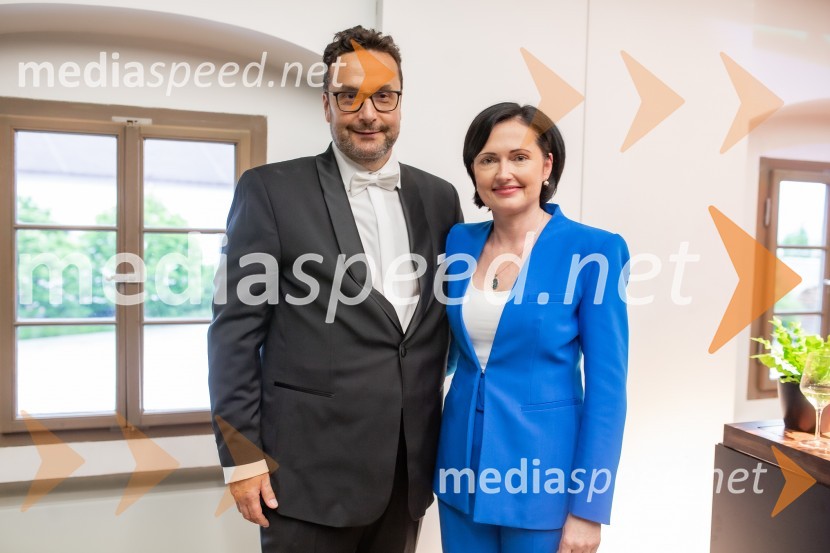  Mihael Cigler, mednarodni registrirani lobist in predsednik združenja lobistov, direktor mednarodnega podjetja MC Public Affairs v Londonu;  ... Sprejem na Ljubljanskem gradu pri podžupanu Dejanu Crneku v okviru mednarodnega PACE dogodka