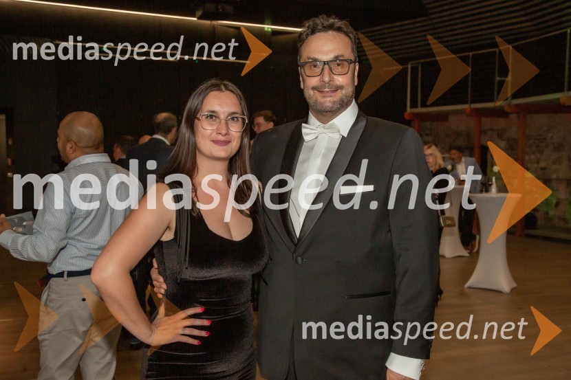  Hermina Steržaj, odgovorna za organizacijo, MCPA SI;  Mihael Cigler, mednarodni registrirani lobist in predsednik združenja lobistov, direktor mednarodnega podjetja MC Public Affairs v LondonuSprejem na Ljubljanskem gradu pri podžupanu Dejanu Crneku v okviru mednarodnega PACE dogodka