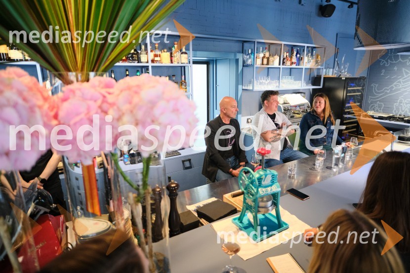  Matjaž Ivanc, podjetnik, solastnik, AFTR;  Jorg Zupan, solastnik, AFTR;  Špela Verbič MikličAFTR, otvoritev nove sodobne restavracije Jorga Zupana in Matjaža Ivanca