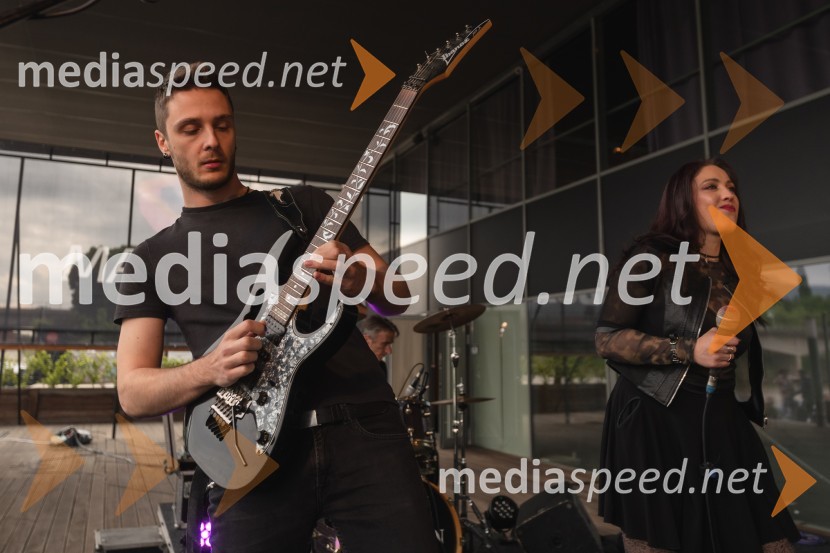  Danijel Grahovac, Starbridge band;  Dejana Hršum, pevka, Starbridge band6. obletnica Mariboxa s premiero filma Hitri in drzni X