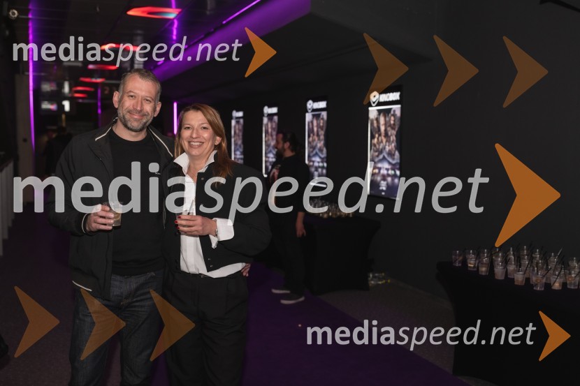  Jernej Vaupotič, športni pilot;  Nataša Sevčnikar, nagrajena filmska maskerka6. obletnica Mariboxa s premiero filma Hitri in drzni X