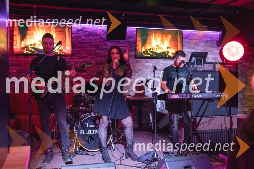  Danijel Grahovac, Starbridge band;  Dejana Hršum, pevka, Starbridge band;  Nenad Ćuskić, Starbridge band6. obletnica Mariboxa s premiero filma Hitri in drzni X