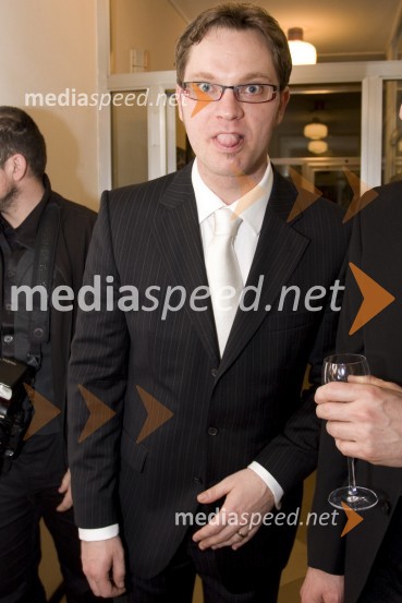 Jurij Zrnec, igralecNeron, premiera pop rock opere v SNG Drama