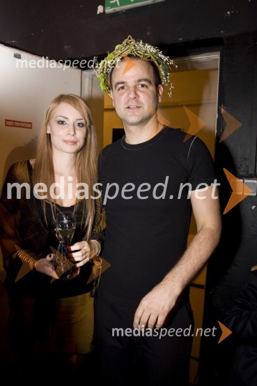 Davor Božič, glasbenik in TV voditelj s spremljevalkoNeron, premiera pop rock opere v SNG Drama