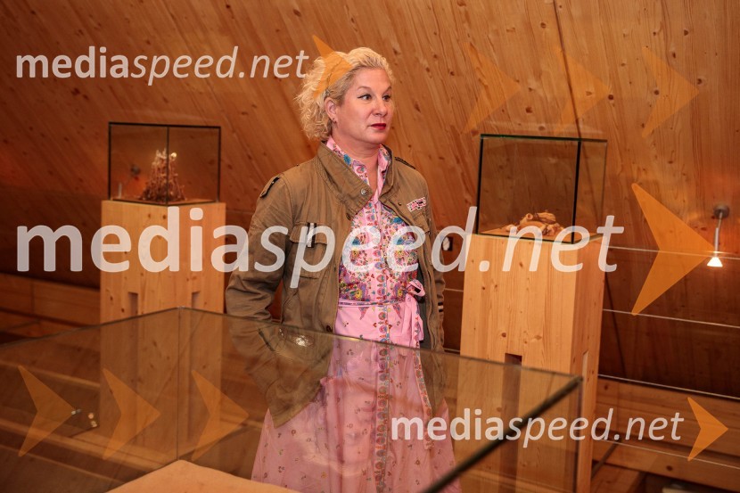  Ana Roš Stojan, kuharska mojstrica in najboljša chefinja na svetu po izboru akademije The World's 50 Best Restaurants ter direktorica Hiše FrankoAna Roš Stojan v skednju Škrabčeve domačije