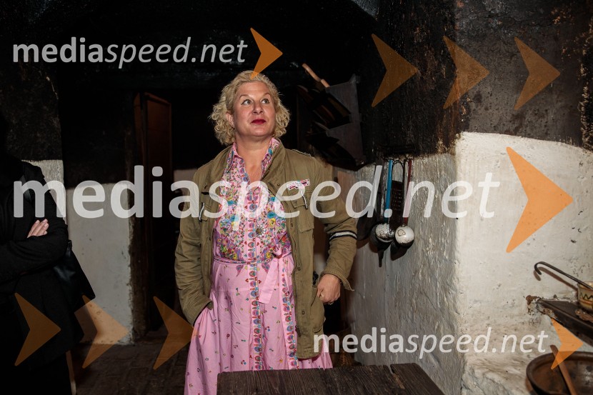  Ana Roš Stojan, kuharska mojstrica in najboljša chefinja na svetu po izboru akademije The World's 50 Best Restaurants ter direktorica Hiše FrankoAna Roš Stojan v skednju Škrabčeve domačije