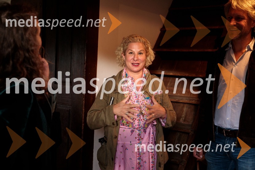  Ana Roš Stojan, kuharska mojstrica in najboljša chefinja na svetu po izboru akademije The World's 50 Best Restaurants ter direktorica Hiše FrankoAna Roš Stojan v skednju Škrabčeve domačije