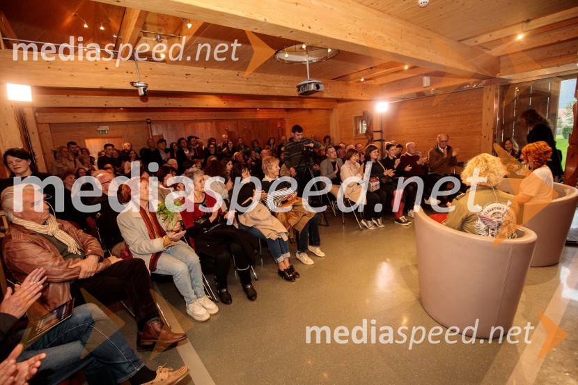 Ana Roš Stojan v skednju Škrabčeve domačije