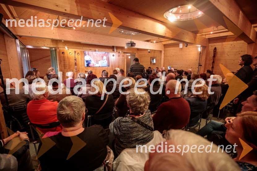 Ana Roš Stojan v skednju Škrabčeve domačije