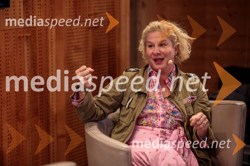  Ana Roš Stojan, kuharska mojstrica in najboljša chefinja na svetu po izboru akademije The World's 50 Best Restaurants ter direktorica Hiše FrankoAna Roš Stojan v skednju Škrabčeve domačije