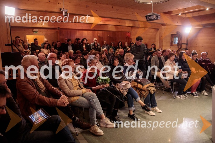 Ana Roš Stojan v skednju Škrabčeve domačije