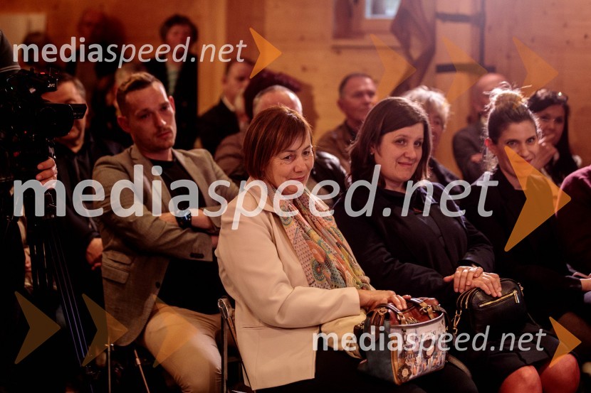 Ana Roš Stojan v skednju Škrabčeve domačije