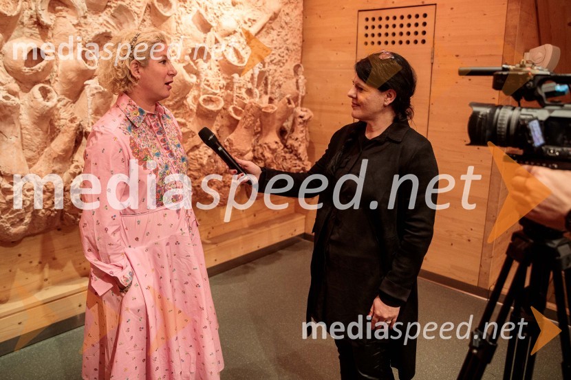  Ana Roš Stojan, kuharska mojstrica in najboljša chefinja na svetu po izboru akademije The World's 50 Best Restaurants ter direktorica Hiše Franko;  ... Ana Roš Stojan v skednju Škrabčeve domačije