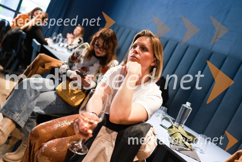  Manja Stević, voditeljica, Jutro na PlanetuAFTR, otvoritev nove sodobne restavracije Jorga Zupana in Matjaža Ivanca