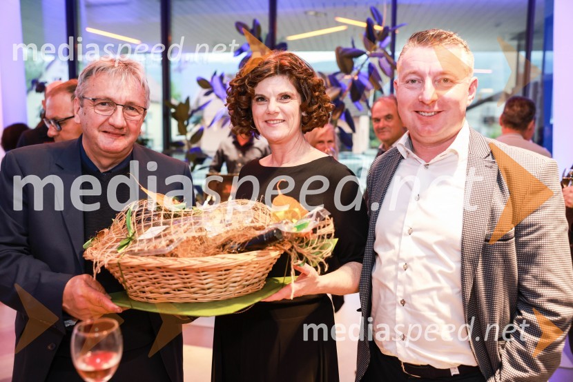  Ivan Prskalo,  namestnik županje občine Petrinja;  Vlasta Krmelj, županja, Občina Selnica ob Dravi;   Robert Polanščak, predsednik OS Občine PetrinjaPrireditev ob občinskem prazniku Občine Selnica ob Dravi