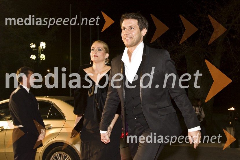 Marko Vozelj, pevec s soprogo TinoViktorji 2008, druženje pred dvorano