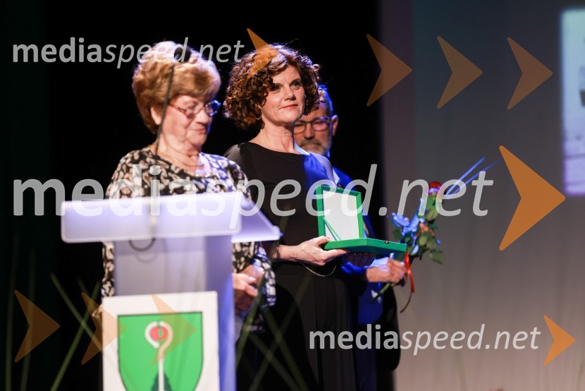  Antonija Majster,  častna občanka Občine Selnica ob Dravi;  Vlasta Krmelj, županja, Občina Selnica ob DraviPrireditev ob občinskem prazniku Občine Selnica ob Dravi