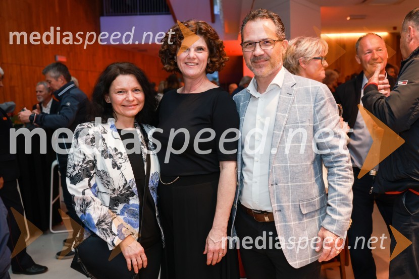  Petra Gosak;  Vlasta Krmelj, županja, Občina Selnica ob Dravi;  Tadej Gosak, direktor, MarlesPrireditev ob občinskem prazniku Občine Selnica ob Dravi