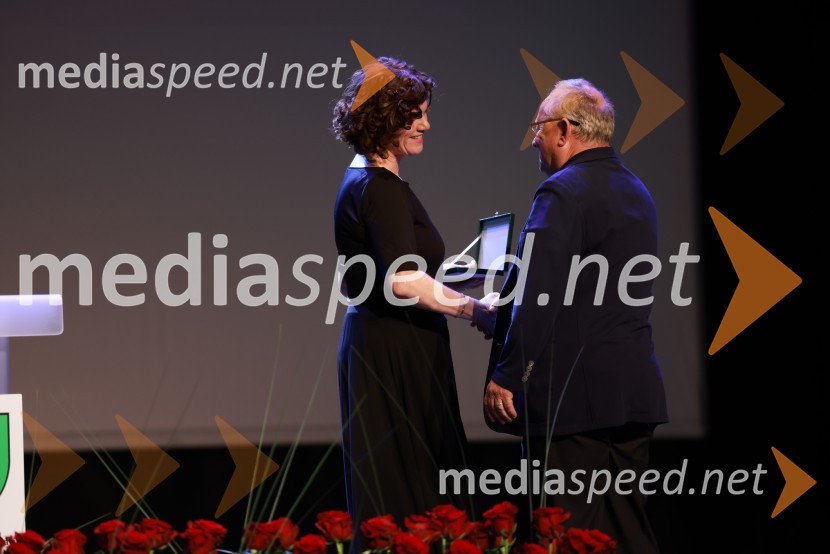  Vlasta Krmelj, županja, Občina Selnica ob Dravi;  Marjan Klančnik, dobitnik Spominske plakete. Prireditev ob občinskem prazniku Občine Selnica ob DraviPrireditev ob občinskem prazniku Občine Selnica ob Dravi