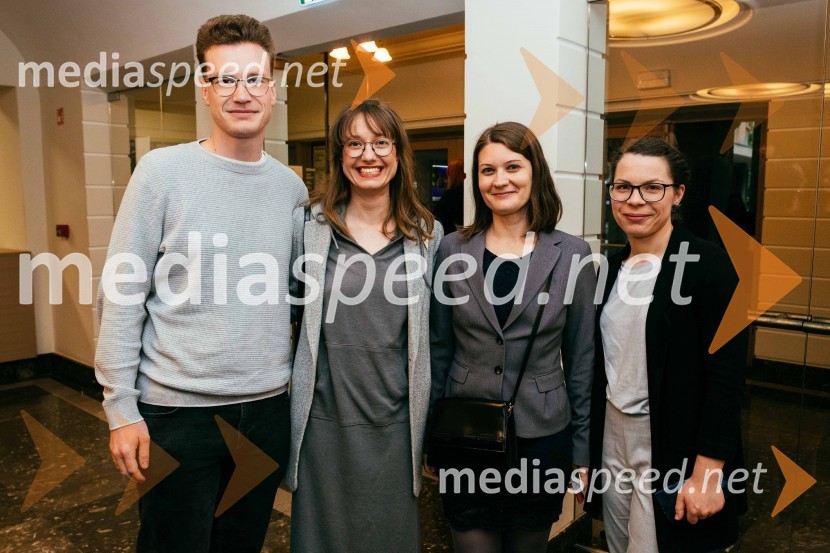  Žan Brelih Hatunić, igralec;  Živa Čebulj, prevajalka in lektorica;  Milana Simonič, vodja marketinga in odnosov za javnostmi SLG Celje;  ... Tega okusa še niste poskusili, premiera v SLG Celje