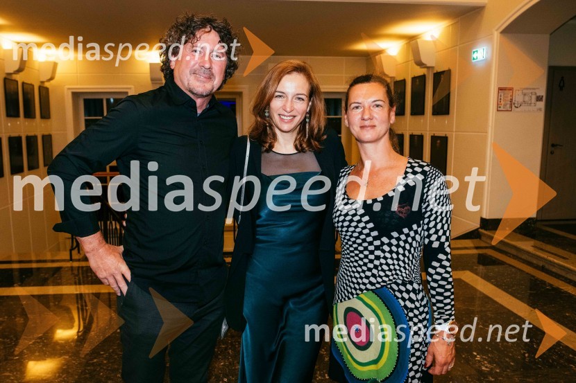  ... ;  Barbara Medvešček, igralka;  ... Tega okusa še niste poskusili, premiera v SLG Celje