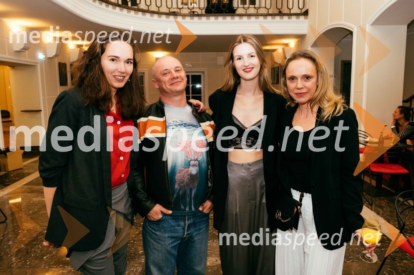  Nina Šorak, dramaturginja in režiserka;  Damjan M. Trbovc, igralec;  Lucija Harum, igralka, pevka;  Manca  Ogorevc, igralkaTega okusa še niste poskusili, premiera v SLG Celje