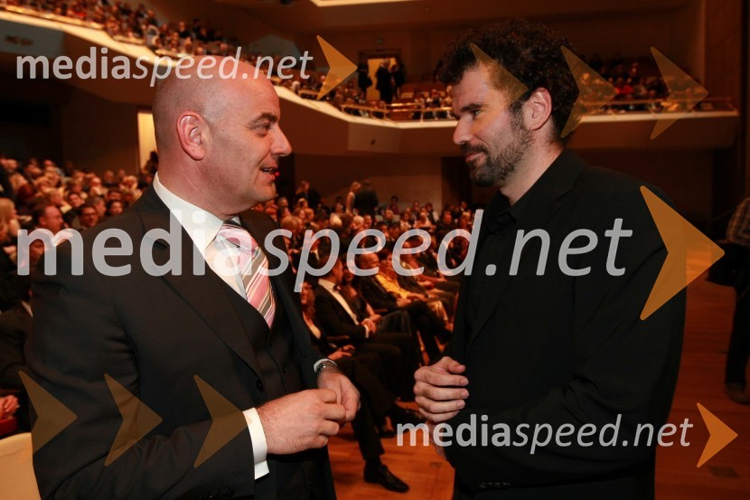 Pavle Vrabec, Pop Tv in Peter Mankoč, plavalecViktorji 2008, dogajanje na odru in v dvorani