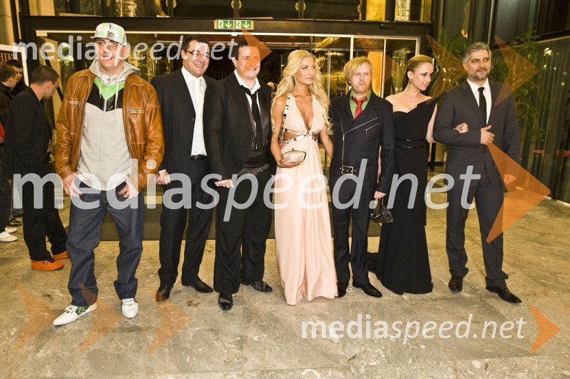 Boštjan Čukur (6pack Čukur), raper, ..., Rado Mulej, TV voditelj, Lucija Gubenšek, manekenka, Matjaž Javšnik, igralec in komik, Tina Vrhovnik - Cavazza, vizažistka in Sebastijan Cavazza, igralec (ustvarjalci nove Klik TV)Viktorji 2008, druženje pred dvorano