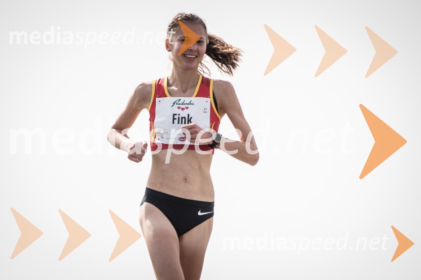  Anja Fink, 2. mesto, polmaraton ženske, 41. Maraton treh src41. Maraton treh src