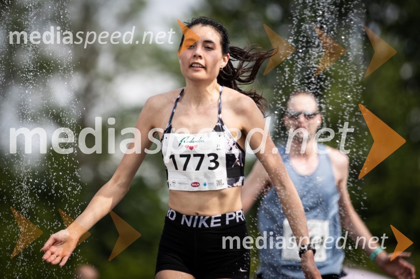  Julia Tutto, 3. mesto, polmaraton ženske skupno, 41. Maraton treh src41. Maraton treh src
