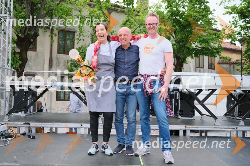  Julijana Krapež, finalistka šova Gostilna išče šefa;  ... ;  ... Pašta Fešta - največji festival testenin