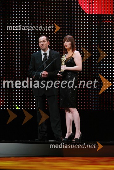 Edi Pucer in Špela Šipek, voditelja 24urViktorji 2008, dogajanje na odru in v dvorani