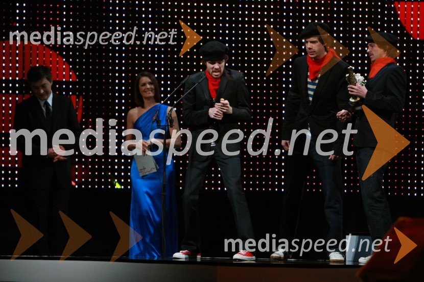 Dejan Ladika, voditelj Dnevnika na TVS, Bernarda Žarn, TV voditeljica in Femme Fatale 2008 ter trio, ki je prevzel Viktorja Klemna SlakonjeViktorji 2008, dogajanje na odru in v dvorani