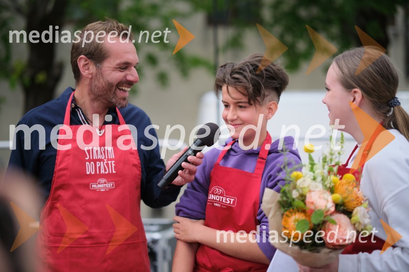  Iztok Gustinčič, radijski voditelj, glasbenik;  ... ;  ... Pašta Fešta - največji festival testenin