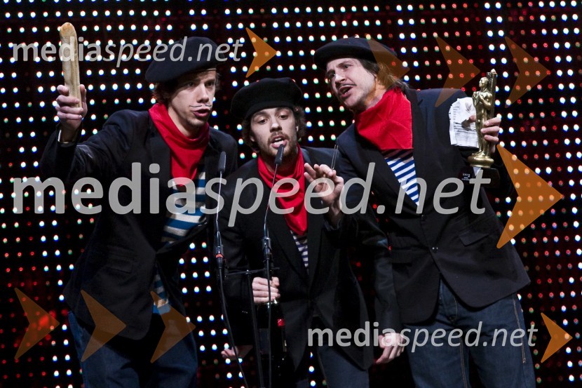 Trio, ki je prevzel Viktorja Klemna SlakonjeViktorji 2008, dogajanje na odru in v dvorani