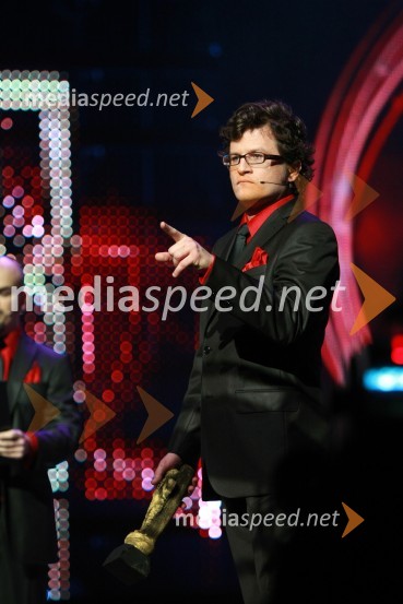 Igor Karas, voditelj prireditve ter član skupine Slon in SadežViktorji 2008, dogajanje na odru in v dvorani