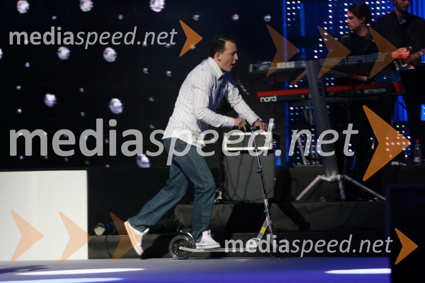 Zlatko, raperViktorji 2008, dogajanje na odru in v dvorani