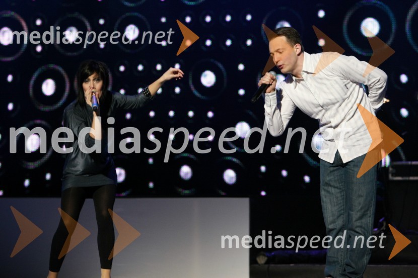 Renata Mohorič, pevka skupine I.C.E. in Zlatko, raperViktorji 2008, dogajanje na odru in v dvorani