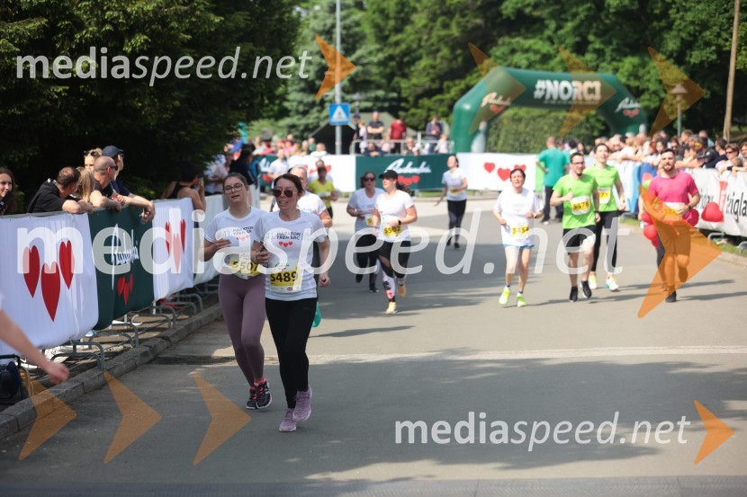  Brina Horvat;  Kaja Novak41. Maraton treh src